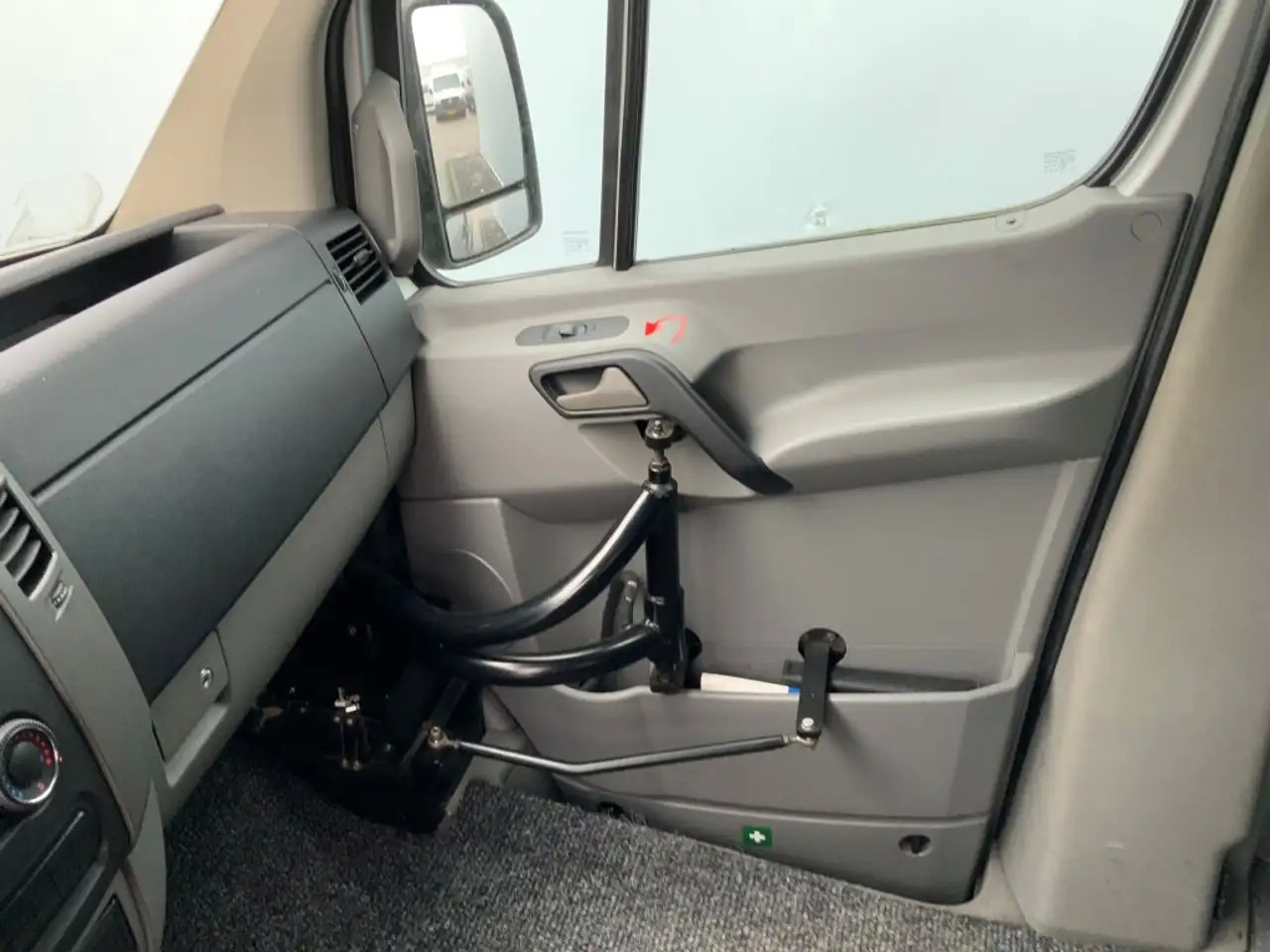 Leasing Volkswagen Crafter 35 2.5 TDI L4H3 PersoneBus 19 pers Airco CameraTre Volkswagen Crafter 35 2.5 TDI L4H3 PersoneBus 19 pers Airco CameraTre: kuva Leasing Volkswagen Crafter 35 2.5 TDI L4H3 PersoneBus 19 pers Airco CameraTre Volkswagen Crafter 35 2.5 TDI L4H3 PersoneBus 19 pers Airco CameraTre