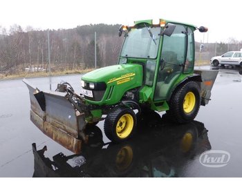  John-Deere 2520 Tractor with plow and spreader - Kunnallis-/ Erikoisajoneuvot