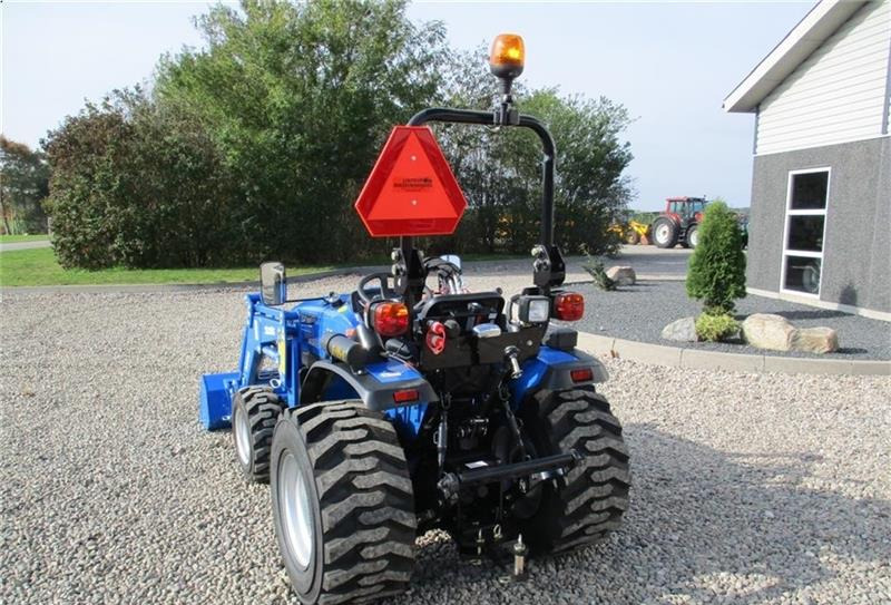 Kunnan traktori Solis 26 6+2 gearmaskine med Servostyrring og fuldhydrau