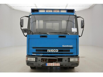 Eläinten kuljetus kuorma-auto Iveco 65E14: kuva Eläinten kuljetus kuorma-auto Iveco 65E14