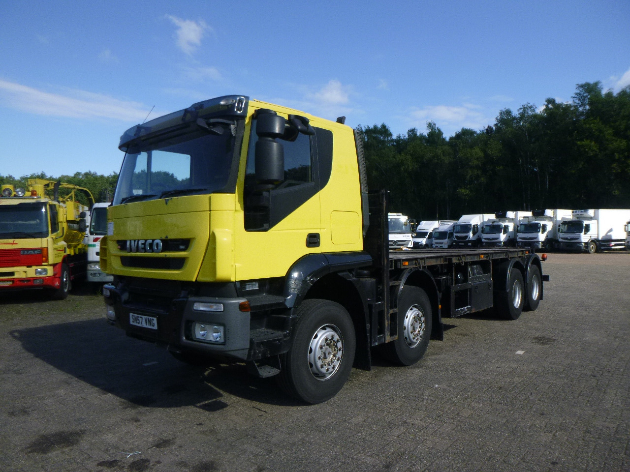 Leasing Iveco AT340T45/P 8x4 RHD platform Iveco AT340T45/P 8x4 RHD platform: kuva Leasing Iveco AT340T45/P 8x4 RHD platform Iveco AT340T45/P 8x4 RHD platform