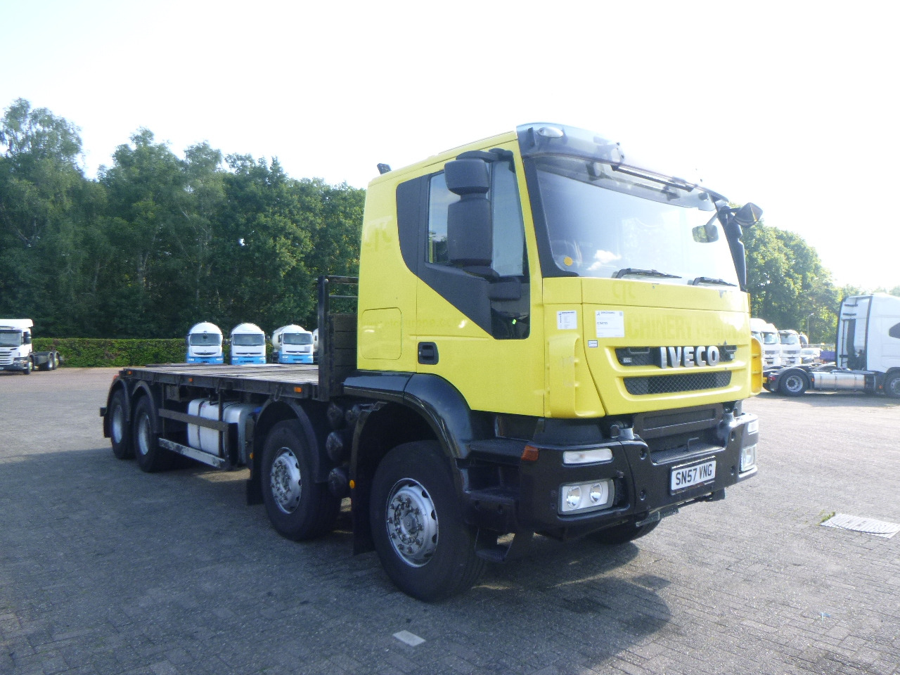 Leasing Iveco AT340T45/P 8x4 RHD platform Iveco AT340T45/P 8x4 RHD platform: kuva Leasing Iveco AT340T45/P 8x4 RHD platform Iveco AT340T45/P 8x4 RHD platform