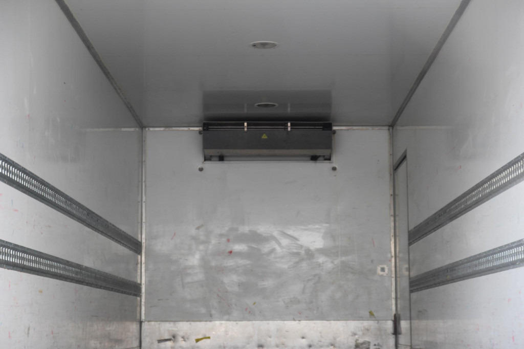 Refrigeraattori kuorma-auto Iveco Eurocargo  120E18 E5  LBW CS 550 Seitentür Kamera: kuva Refrigeraattori kuorma-auto Iveco Eurocargo  120E18 E5  LBW CS 550 Seitentür Kamera