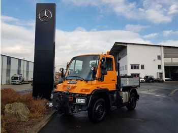 Lava-kuorma-auto Mercedes-Benz UNIMOG U300 4x4 Hydraulik Standheizung Klima: kuva Lava-kuorma-auto Mercedes-Benz UNIMOG U300 4x4 Hydraulik Standheizung Klima