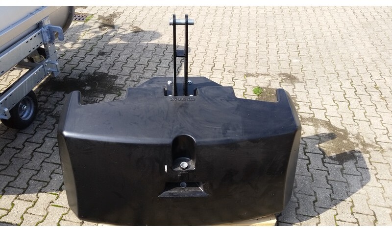 Vastapaino - Maatalouskoneet Frontgewicht 2500 kg: kuva Vastapaino - Maatalouskoneet Frontgewicht 2500 kg