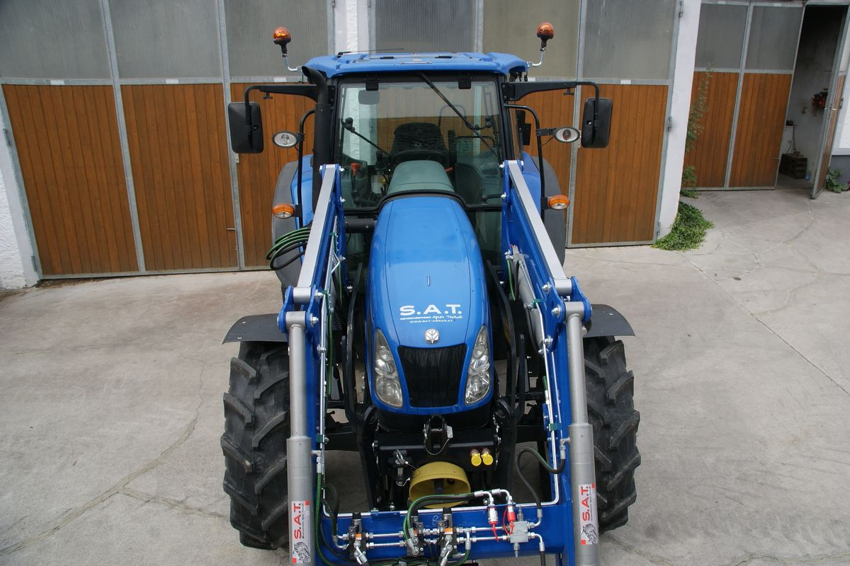 Uusi Traktori - etukuormain Intertech Frontlader IT1600: kuva Uusi Traktori - etukuormain Intertech Frontlader IT1600