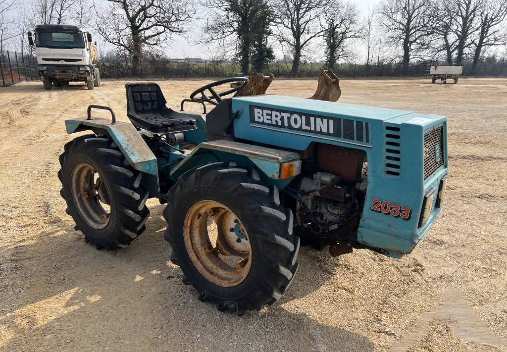 Traktori Bertolini 2033: kuva Traktori Bertolini 2033