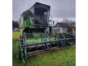 John Deere 1055 - leikkuupuimuri