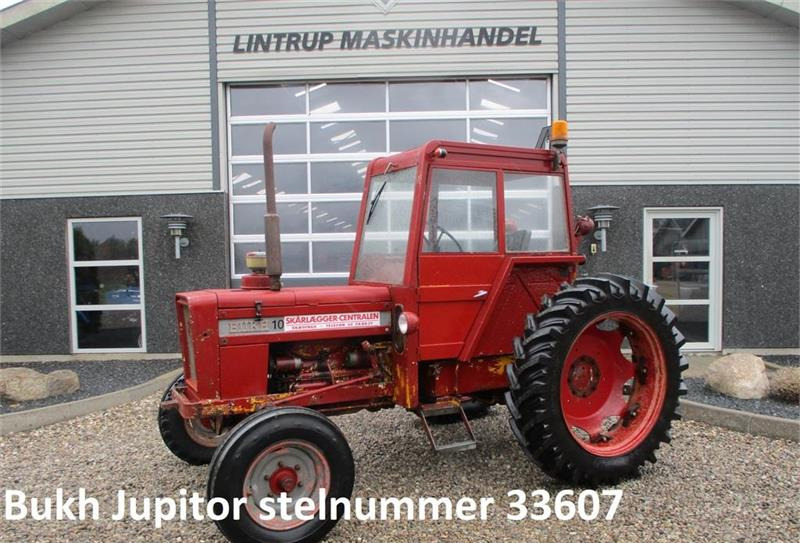 Traktori Bukh Jupiter Med hus.
