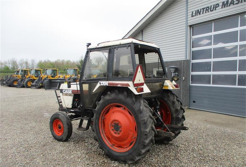 Traktori CASE 1394 HydraShift, med gode dæk