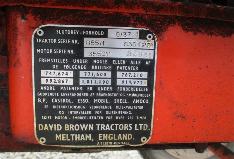 Traktori David Brown 885 Med veto frontlæsser