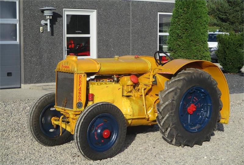 Traktori Fordson N model