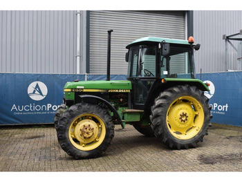 John Deere 2850 - Traktori