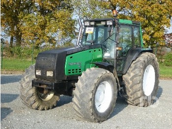 Valtra 8450 DELTA - Traktori