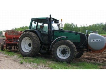 Valtra Valmet 8450-4 - Traktori