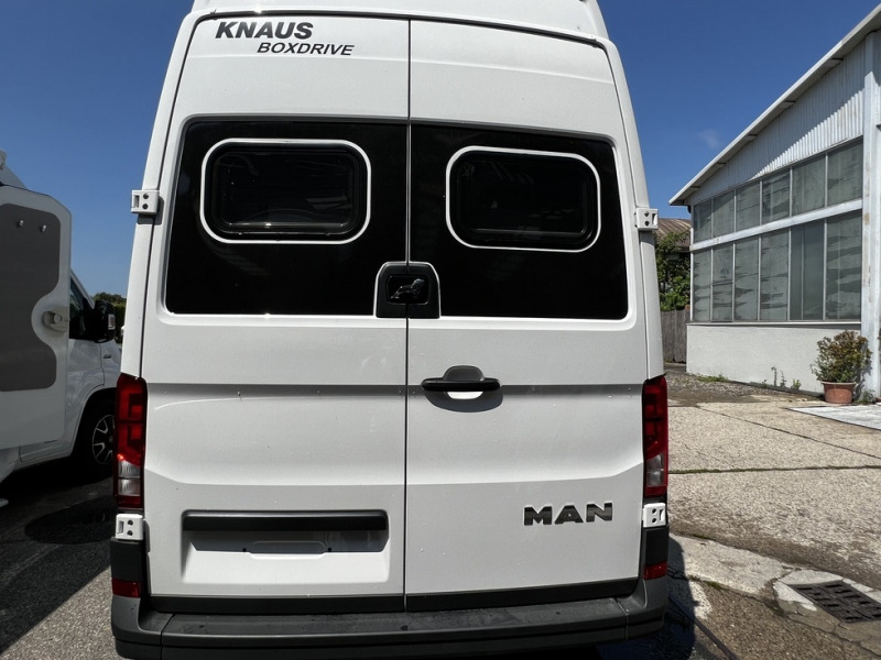 Uusi Retkeilyauto Knaus Boxdrive 600 XL: kuva Uusi Retkeilyauto Knaus Boxdrive 600 XL