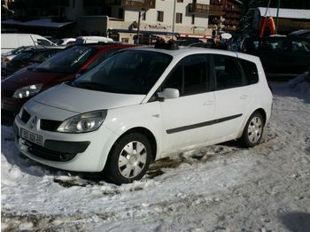 Renault Grand Scenic - Henkilöauto