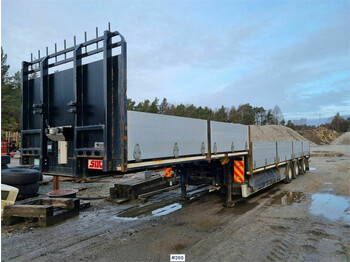 SDC Trailer with wide load markers and LED lights. - Perävaunu