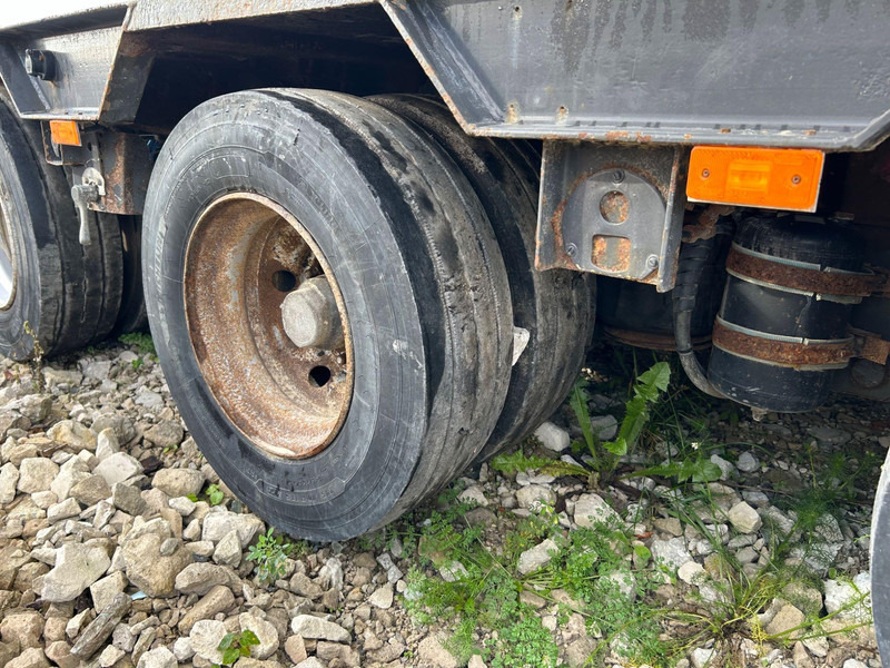 Apuvaunu puoliperävaunu Goldhofer STZ-VL4