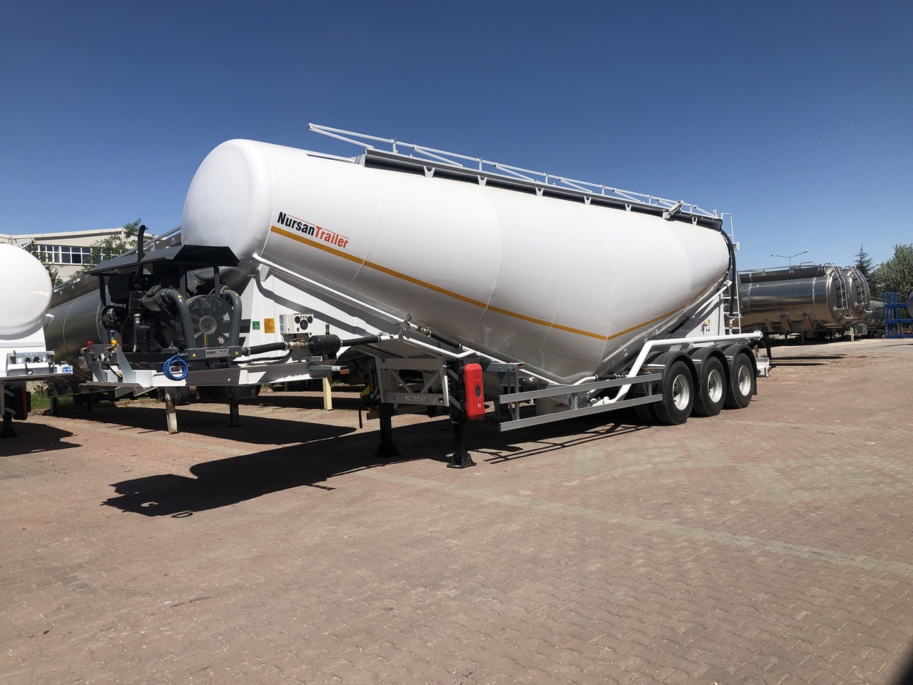 Uusi Säiliöpuoliperävaunu kuljetusta varten sementti NURSAN Cement Bulker: kuva Uusi Säiliöpuoliperävaunu kuljetusta varten sementti NURSAN Cement Bulker
