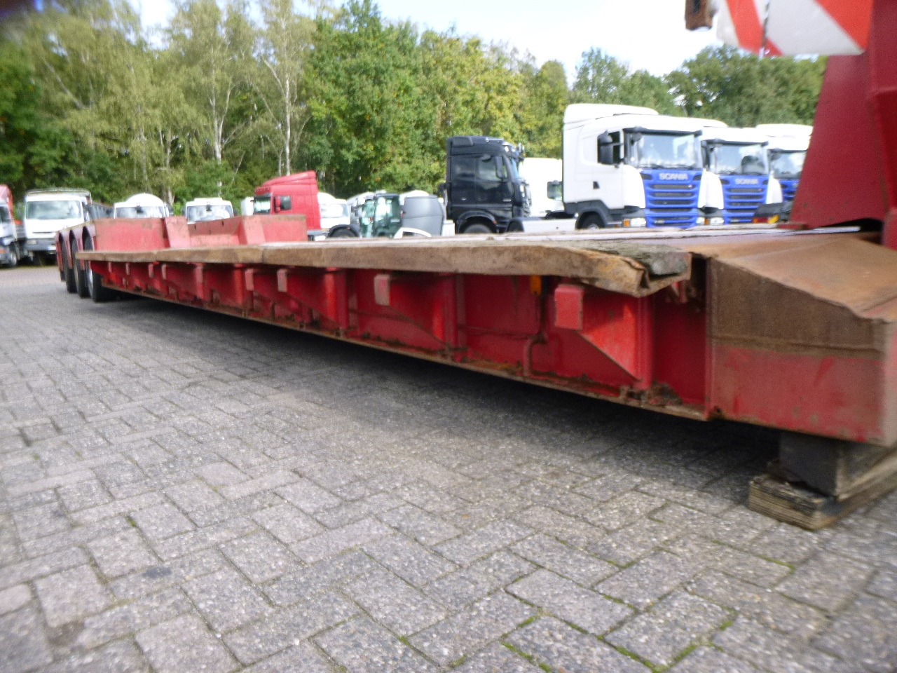 Apuvaunu puoliperävaunu Nooteboom 3-axle lowbed trailer EURO-60-03 / 77 t: kuva Apuvaunu puoliperävaunu Nooteboom 3-axle lowbed trailer EURO-60-03 / 77 t