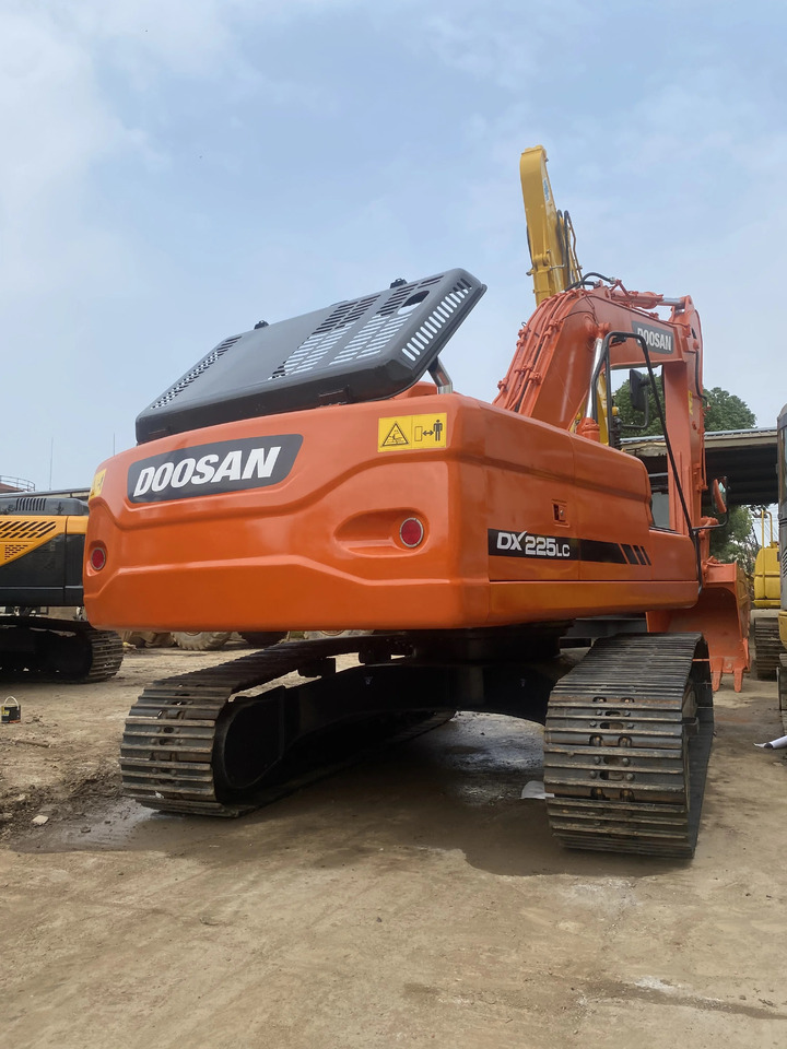 Telakaivukone DOOSAN DX225 track excavator hydraulic digger  20 tons 22 tons: kuva Telakaivukone DOOSAN DX225 track excavator hydraulic digger  20 tons 22 tons