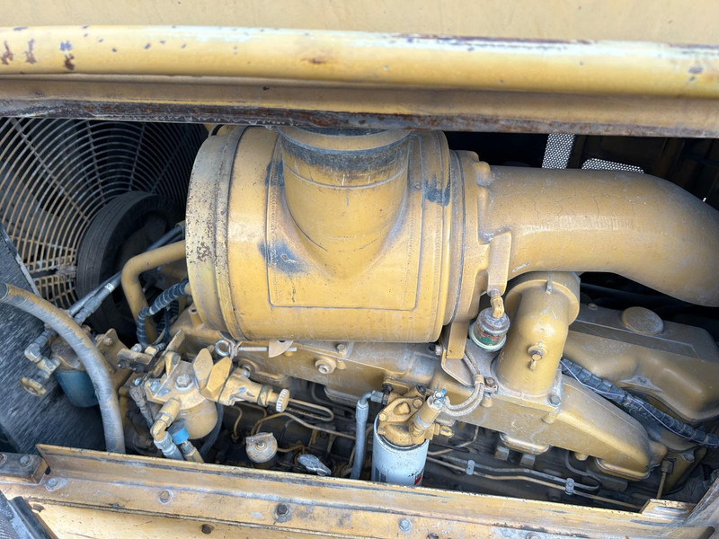 Puskutraktori Caterpillar D8N