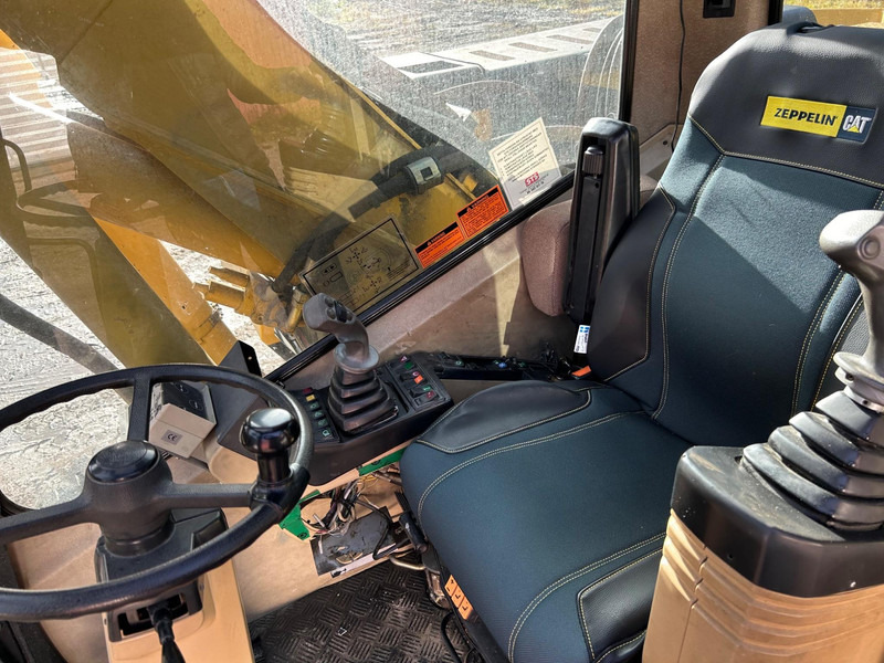 Pyöräalustainen kaivinkone Caterpillar M312 Engcon EC20 tiltrotator