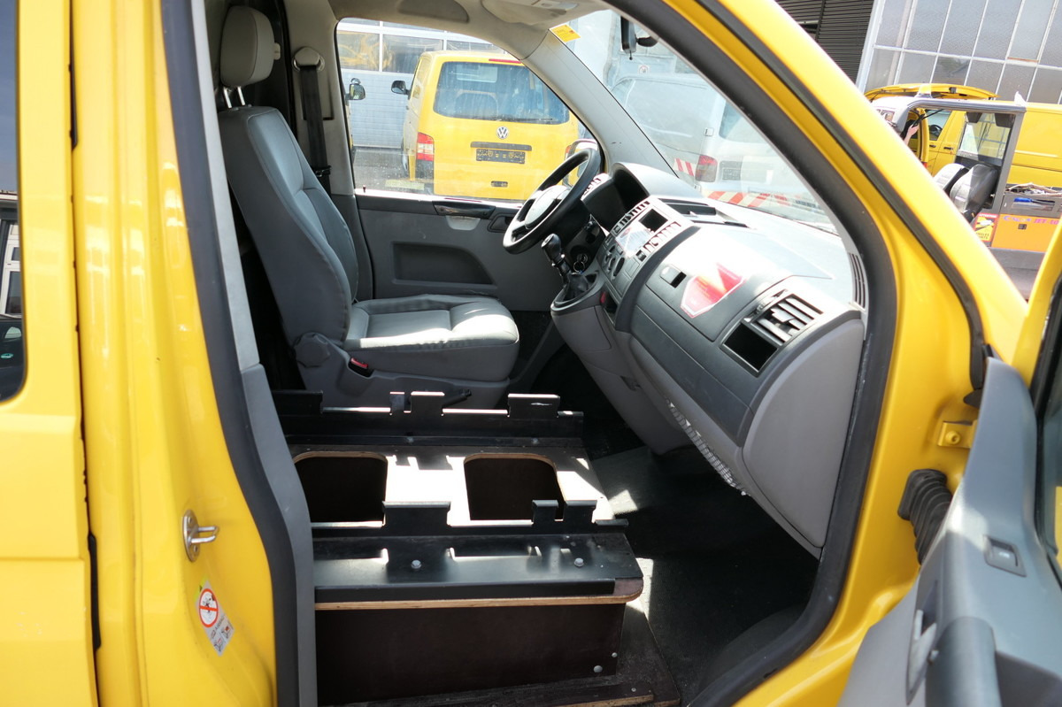 Pieni pakettiauto VW T5 Transporter 1.9 TDI PARKTRONIK 2xSCHIEBETÜR: kuva Pieni pakettiauto VW T5 Transporter 1.9 TDI PARKTRONIK 2xSCHIEBETÜR