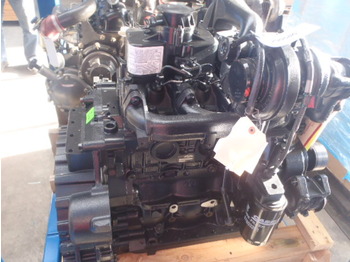 CNH 87624498 (CASE 580) - Moottori
