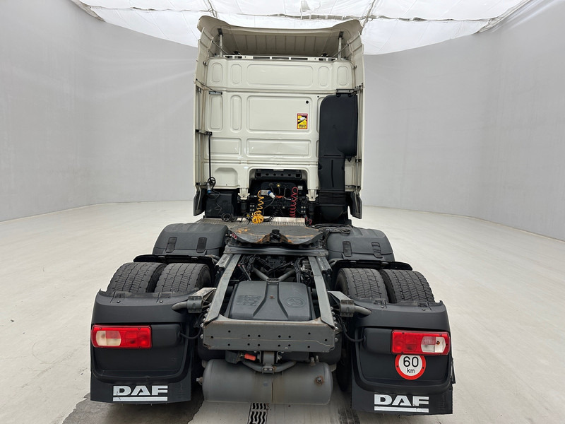 Vetopöytäauto DAF XF 410 - 6x2 Space Cab: kuva Vetopöytäauto DAF XF 410 - 6x2 Space Cab