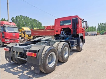 SINOTRUK Howo tractor unit 420 - vetopöytäauto