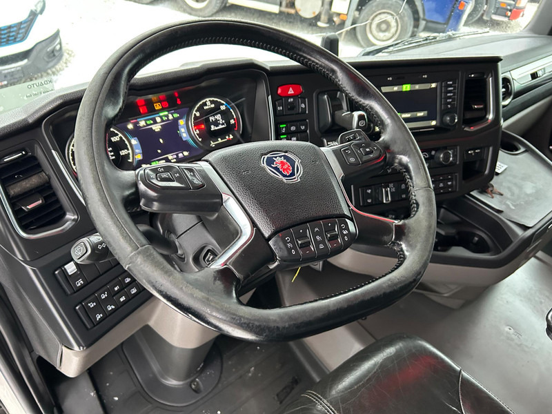 Vetopöytäauto Scania R 580 / 6x4 / TULOSSA