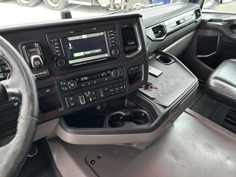 Vetopöytäauto Scania R 580 / 6x4 / TULOSSA