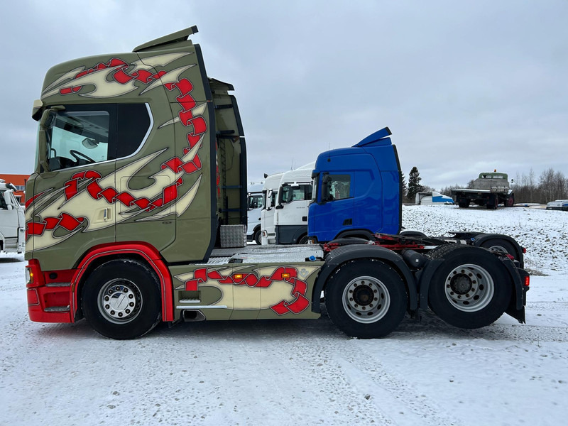 Vetopöytäauto Scania S 730 6x2 / TULOSSA