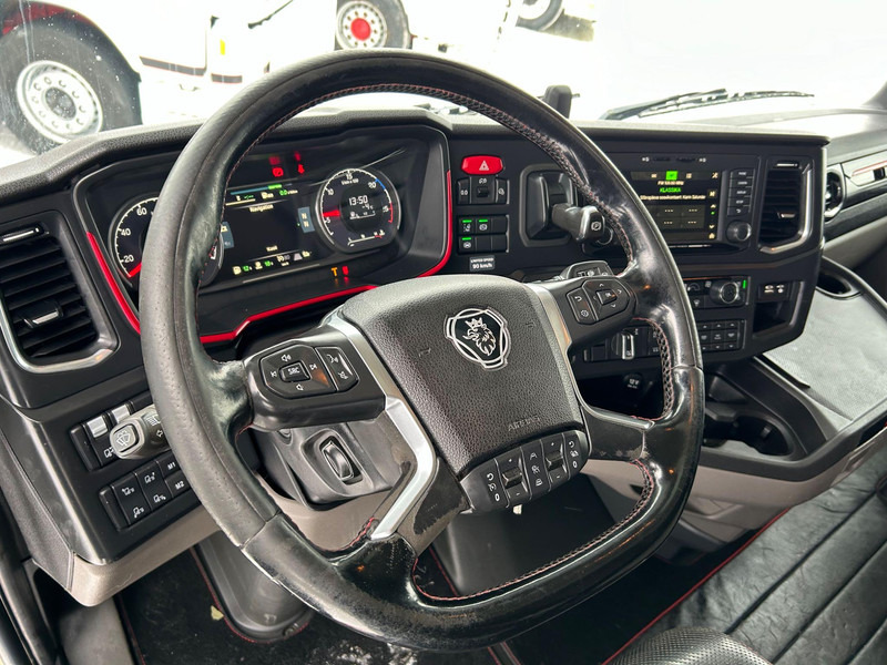 Vetopöytäauto Scania S 730 6x2 / TULOSSA