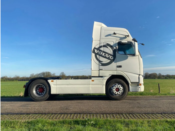 Volvo FH 16.520 | OLD SKOOL | NO RUST !! | GLOBETROTTER XL - Vetopöytäauto: kuva Volvo FH 16.520 | OLD SKOOL | NO RUST !! | GLOBETROTTER XL - Vetopöytäauto