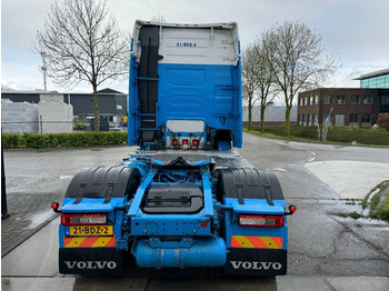 Volvo FH 460 4X2 EURO 6 + ADR  - Vetopöytäauto: kuva Volvo FH 460 4X2 EURO 6 + ADR  - Vetopöytäauto