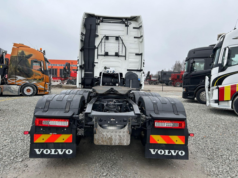 Vetopöytäauto Volvo FH 500 6x2 GLOBE XL / TULOSSA
