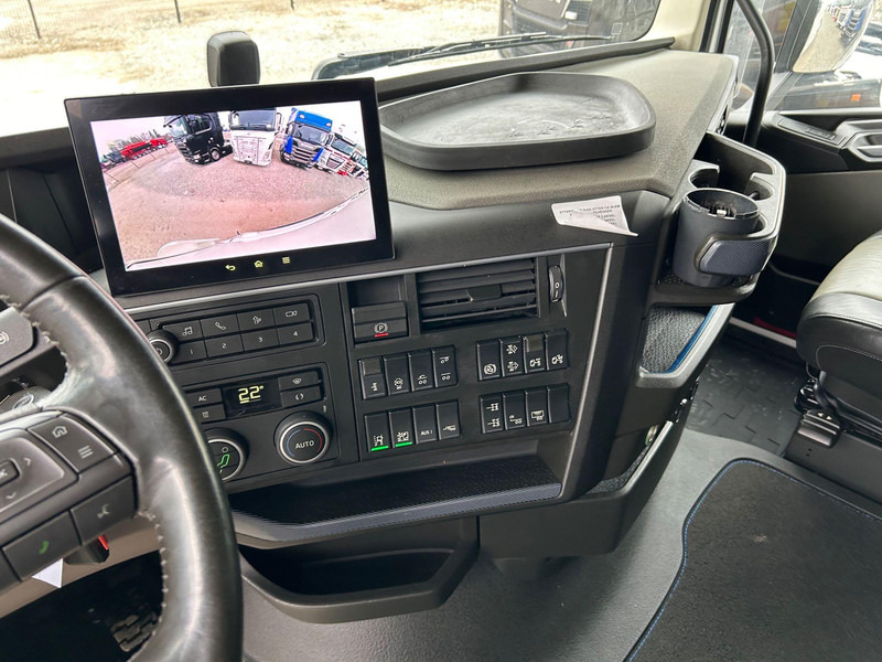 Vetopöytäauto Volvo FH 500 6x2 GLOBE XL / TULOSSA