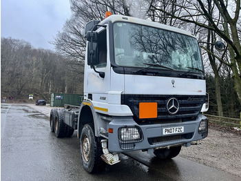 MERCEDES Actros 3332 6x6 Chassis cab - Kuorma-auto alusta: kuva MERCEDES Actros 3332 6x6 Chassis cab - Kuorma-auto alusta