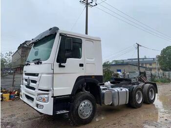 SINOTRUK Howo tractor unit - Vetopöytäauto: kuva SINOTRUK Howo tractor unit - Vetopöytäauto