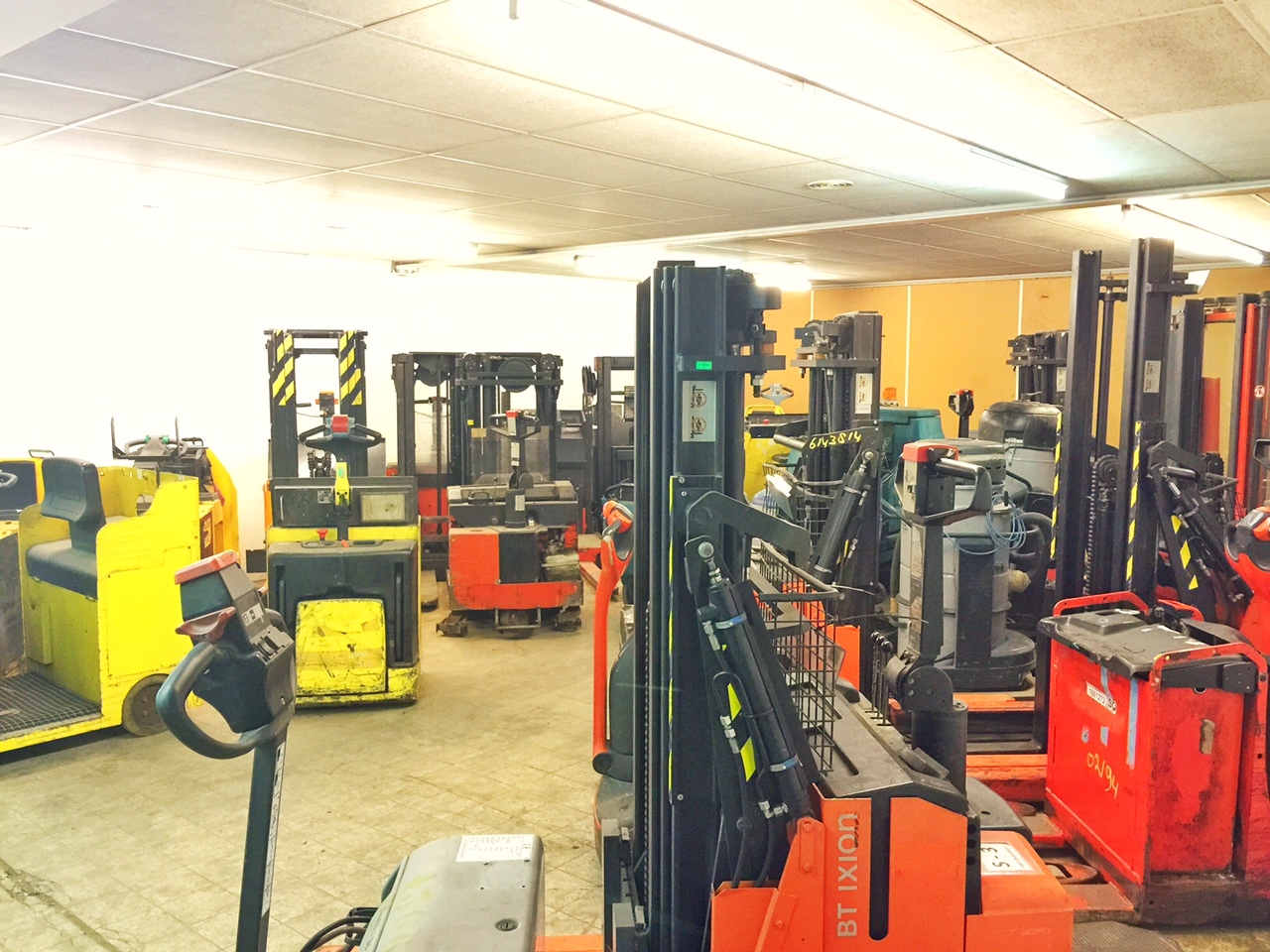 Van den Bosch vorkheftrucks B.V. - myynti-ilmoitukset undefined: kuva van den Bosch vorkheftrucks B.V. - myynti-ilmoitukset undefined