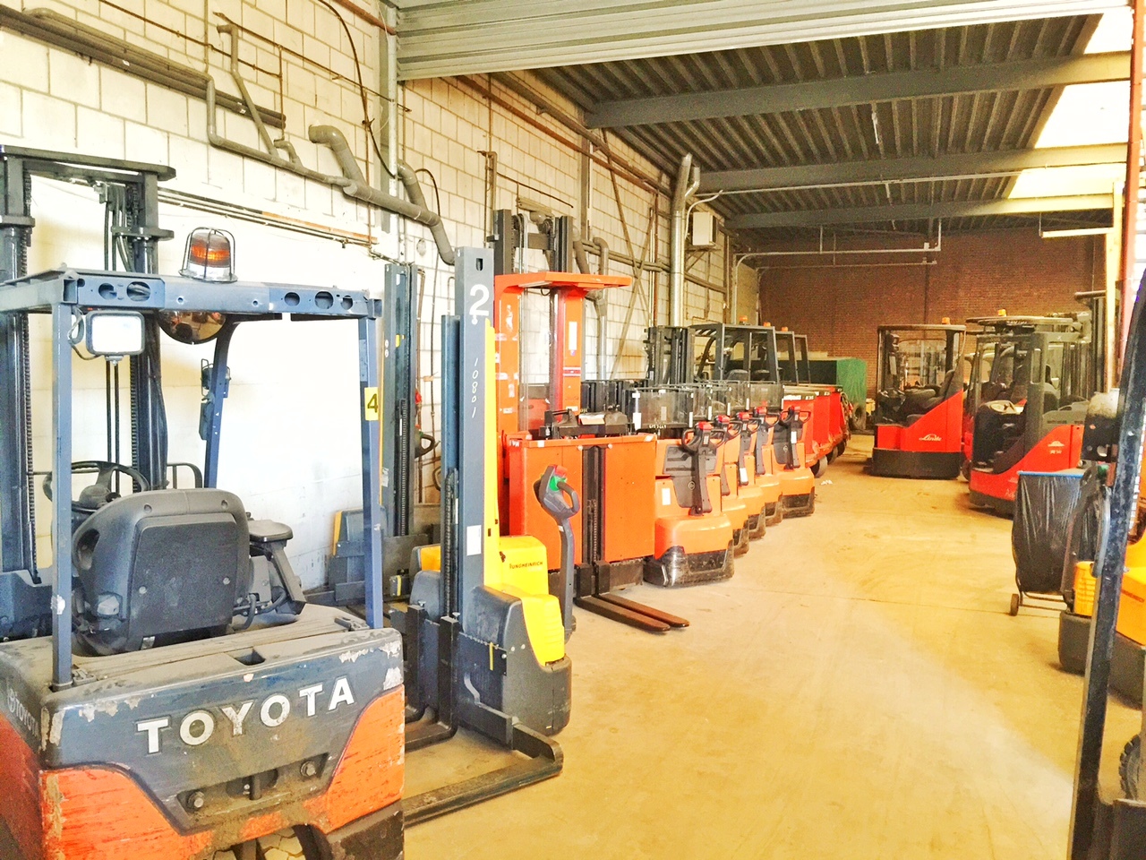 Van den Bosch vorkheftrucks B.V. - myynti-ilmoitukset undefined: kuva van den Bosch vorkheftrucks B.V. - myynti-ilmoitukset undefined