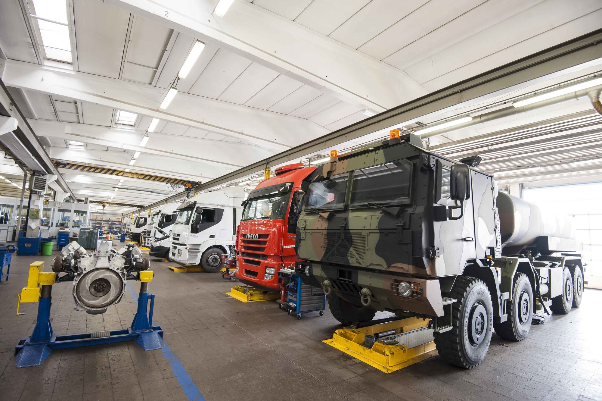 IVECO OK TRUCKS Piacenza undefined: kuva IVECO OK TRUCKS Piacenza undefined