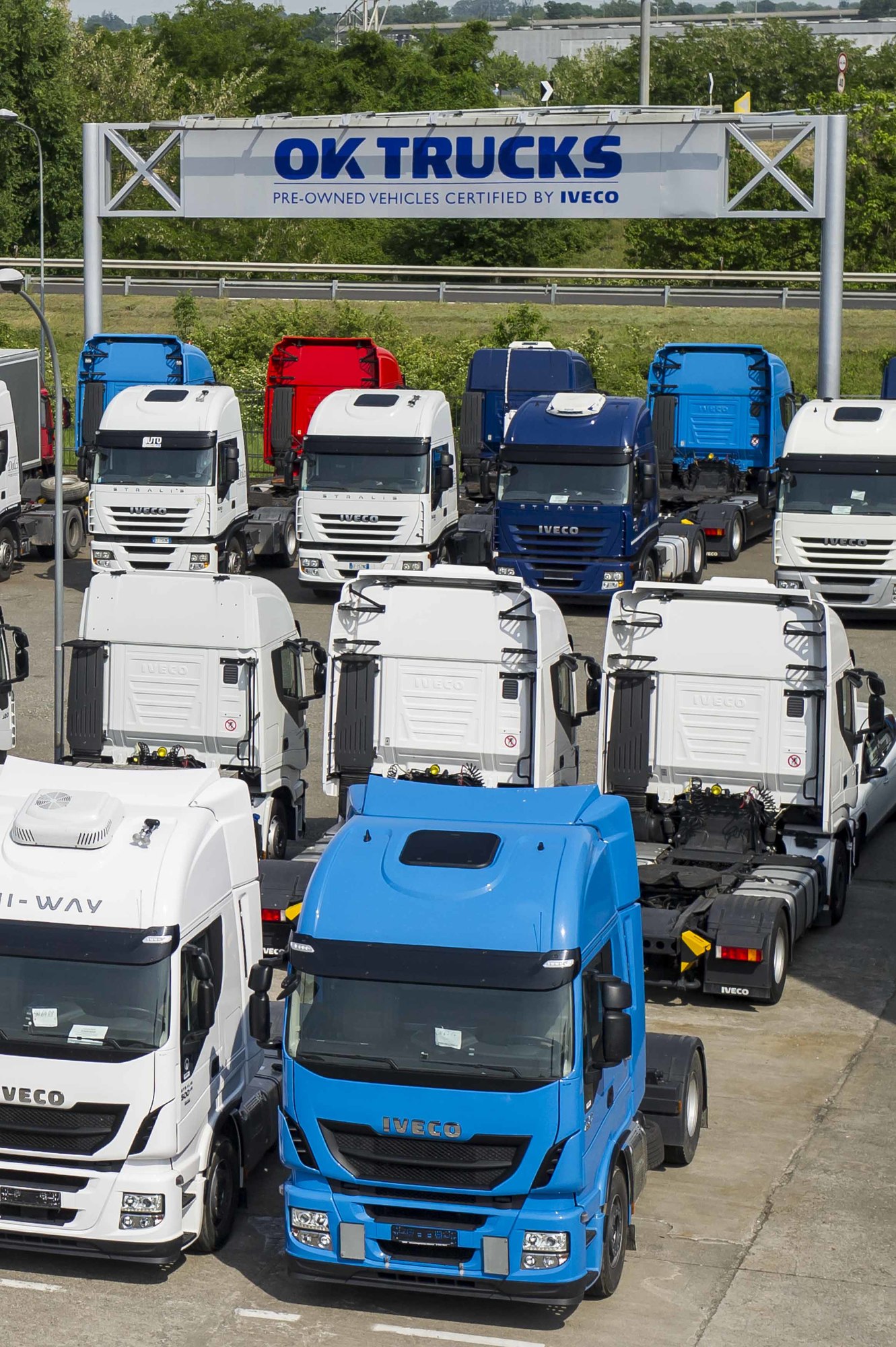 IVECO OK TRUCKS Piacenza undefined: kuva IVECO OK TRUCKS Piacenza undefined