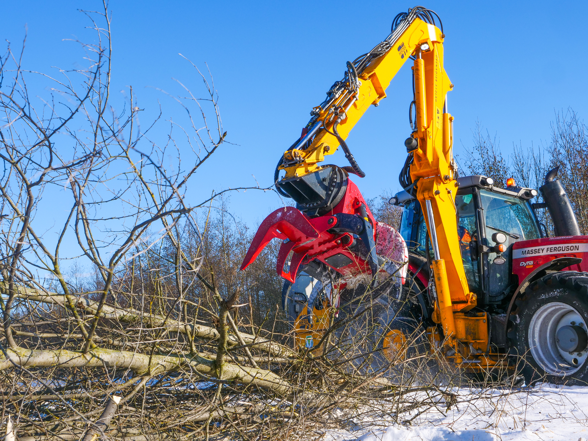 Ufkes Greentec - Maatalouskoneet VALTRA T-series - Vuosi: 2024 undefined: kuva Ufkes Greentec - Maatalouskoneet VALTRA T-series - Vuosi: 2024 undefined
