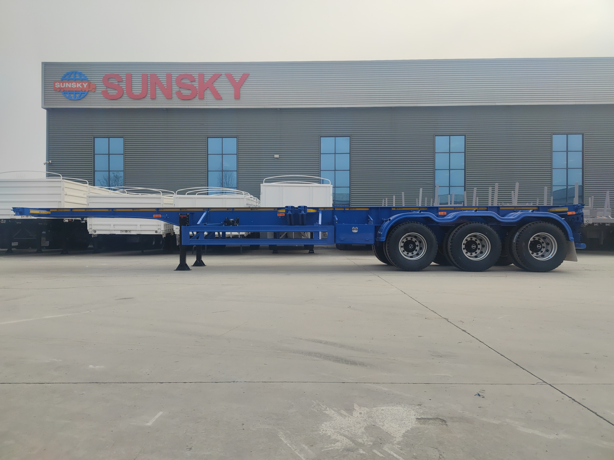 Xiamen Sunsky Vehicle Co.,Ltd - Kuorma-autot SINOTRUK HOWO - uusi, vaihdelaatikko: käsivaihdelaatikko undefined: kuva Xiamen Sunsky Vehicle Co.,Ltd - Kuorma-autot SINOTRUK HOWO - uusi, vaihdelaatikko: käsivaihdelaatikko undefined