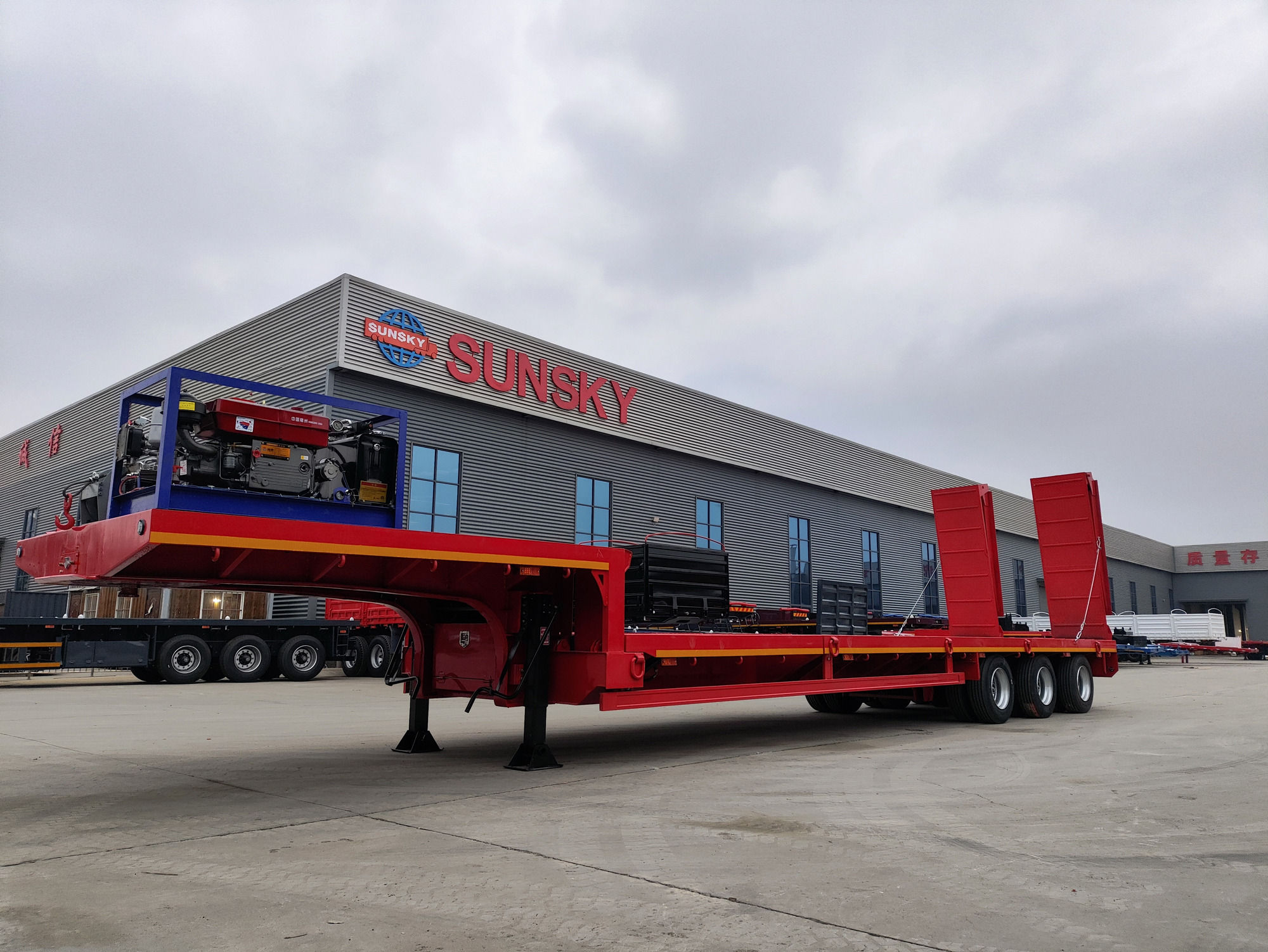 Xiamen Sunsky Vehicle Co.,Ltd - Kuorma-autot SINOTRUK HOWO - uusi, vaihdelaatikko: käsivaihdelaatikko undefined: kuva Xiamen Sunsky Vehicle Co.,Ltd - Kuorma-autot SINOTRUK HOWO - uusi, vaihdelaatikko: käsivaihdelaatikko undefined