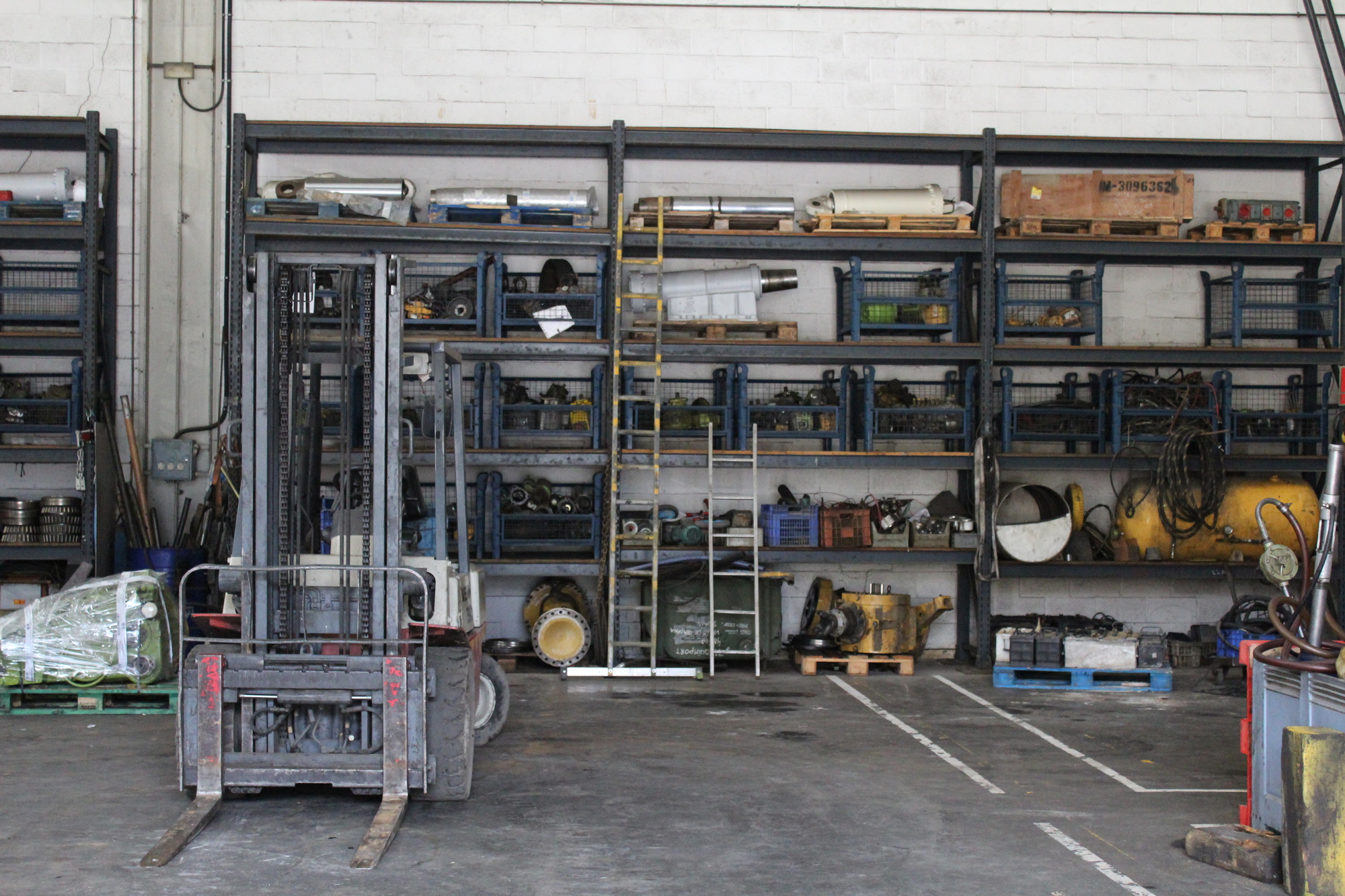 MAQUINARIA HONRADO S.L. - Materiaalinkäsittely LINDE undefined: kuva MAQUINARIA HONRADO S.L. - Materiaalinkäsittely LINDE undefined